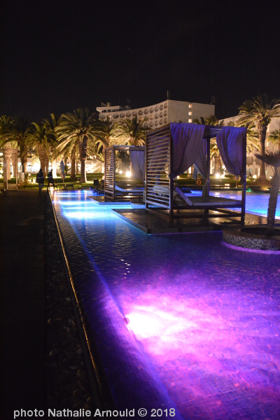 vue de nuit de la nouvelle piscine extrieure de l'htel en Tunisie