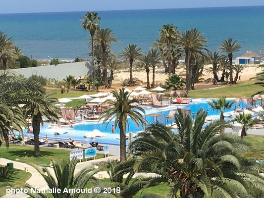 nouvelle piscine extrieure de l'htel en Tunisie