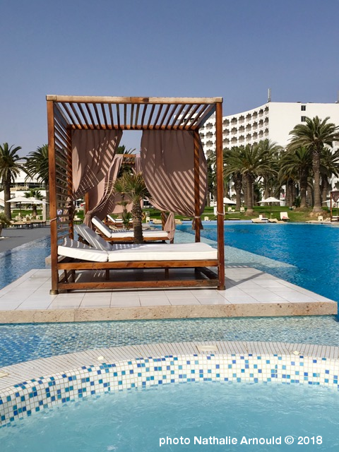 espace dtente de la nouvelle piscine de l'htel en Tunisie